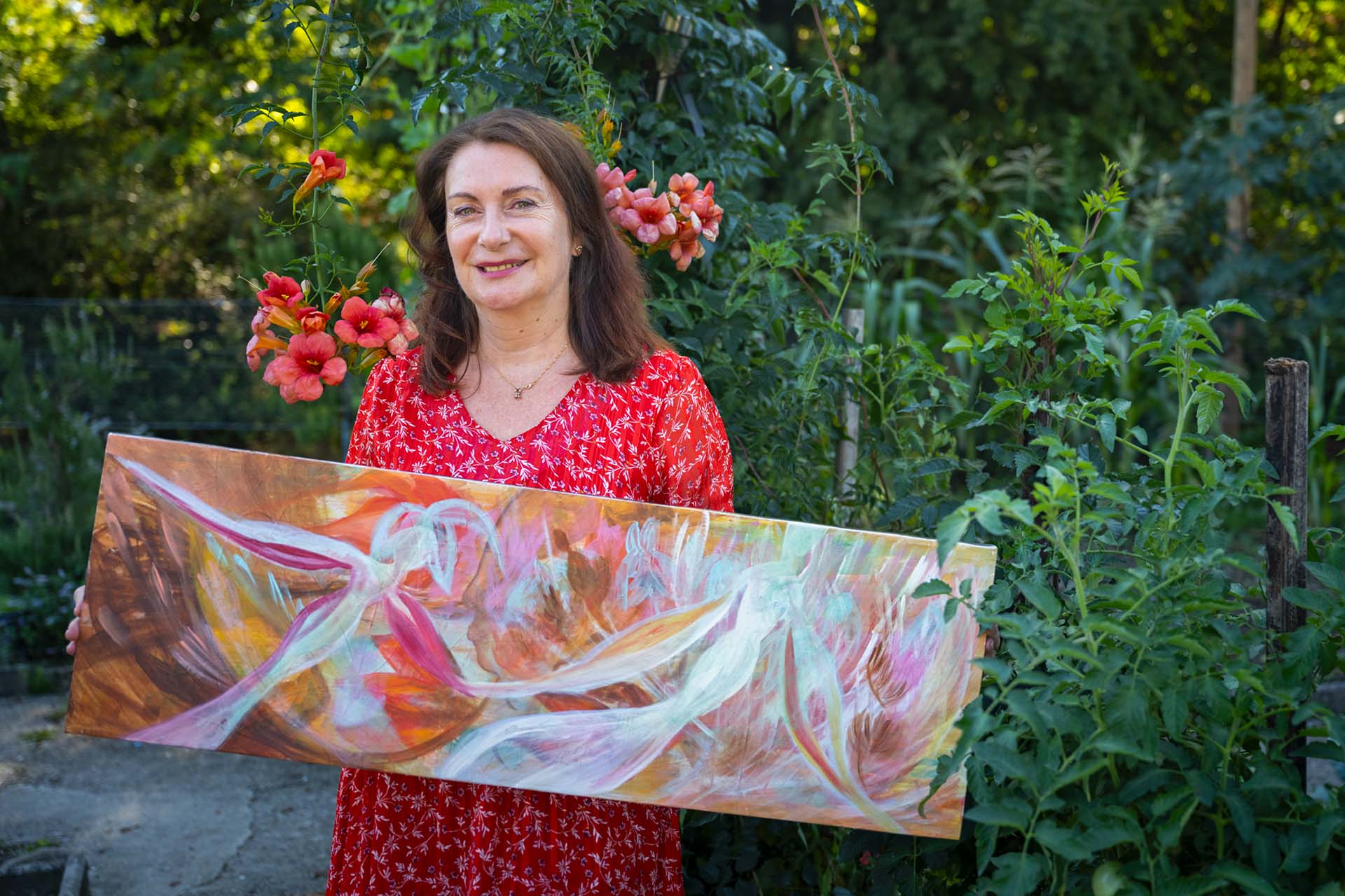 Quand la peinture et le jardinage se marient: Astrid Jordi-Dussert trouve son inspiration dans son jardin potager. (Photo: Martine Enselme, 2023)